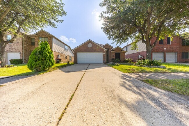 Building Photo - 2203 Mountain Ranch Dr