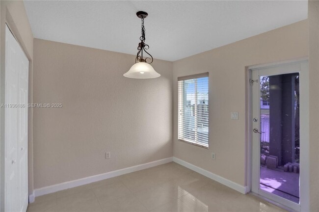 Building Photo - 5967 Glasgow Way