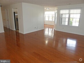 Building Photo - 200 Burkwood Ct