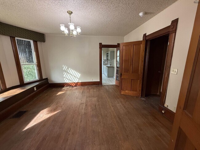 Building Photo - 116 W North St