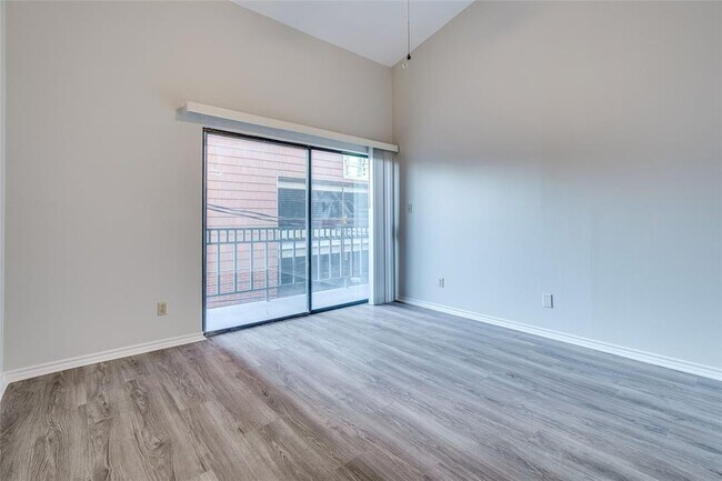 Building Photo - 1908 San Antonio St