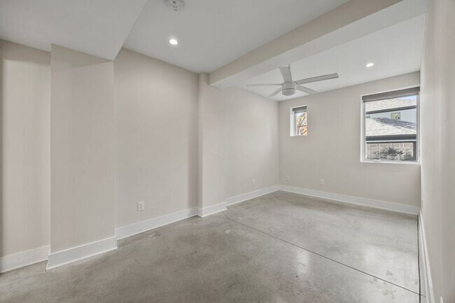 Building Photo - 1185 Gustavus Ln