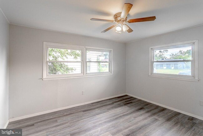 Building Photo - 9 Bloomfield Ln