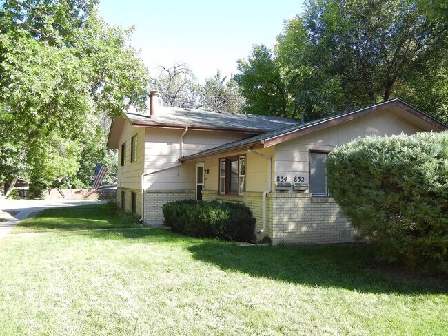 Primary Photo - Spacious and Updated 3B in Old Town West!
