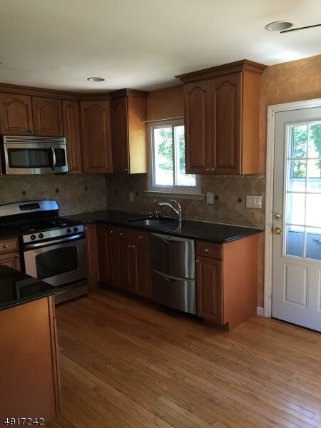 Building Photo - 27 Haddon Rd