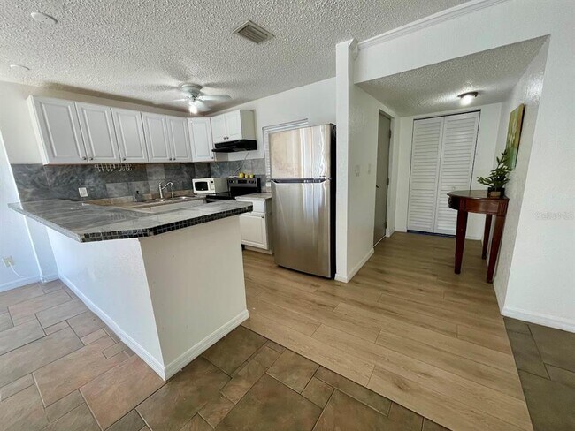 Building Photo - 2625 FL-590