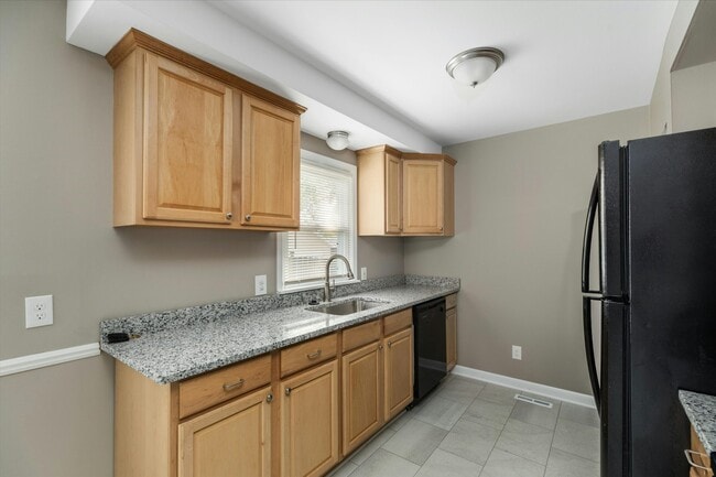 Building Photo - 4410 Rosewold Ave