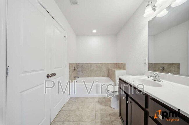 Building Photo - 4304 Cattail Ln