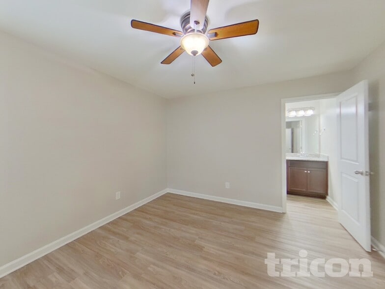 Building Photo - 333 Finch Ln