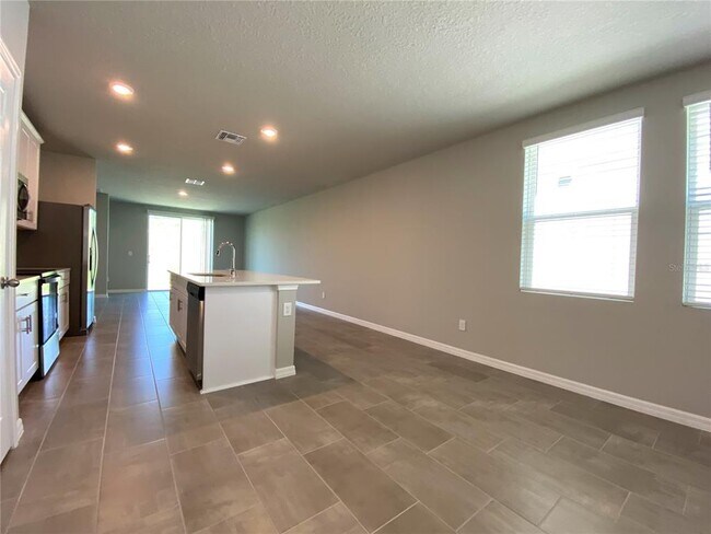 Building Photo - 3122 Bella Vista Dr