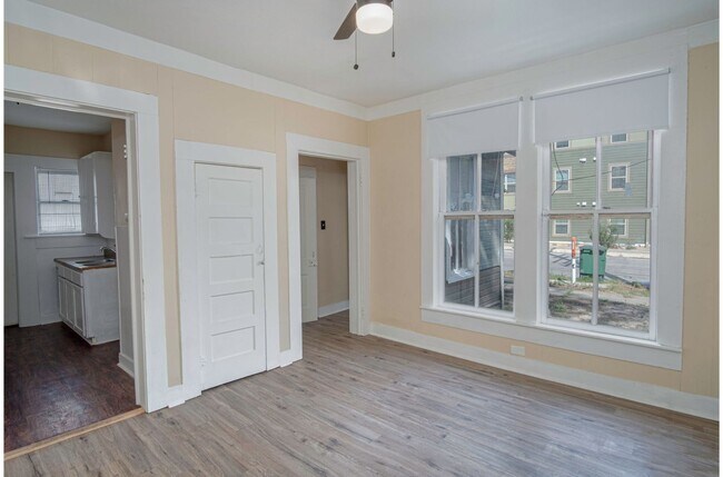 Primary Photo - 111 S Olive St