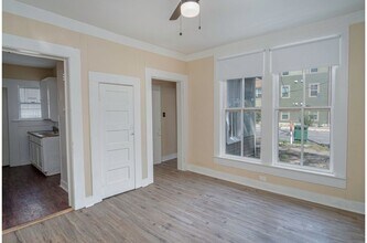 Building Photo - 111 S Olive St