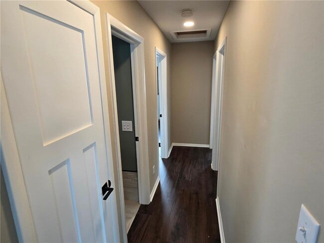 Building Photo - 1466 Charlton St