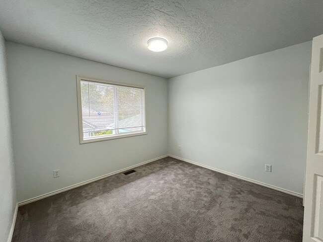 Building Photo - Incredible Sexton Mountain/Murray Hills 4 bed, 3 bath Home! + HUGE BONUS ROOM! Fenced Yard, updat...