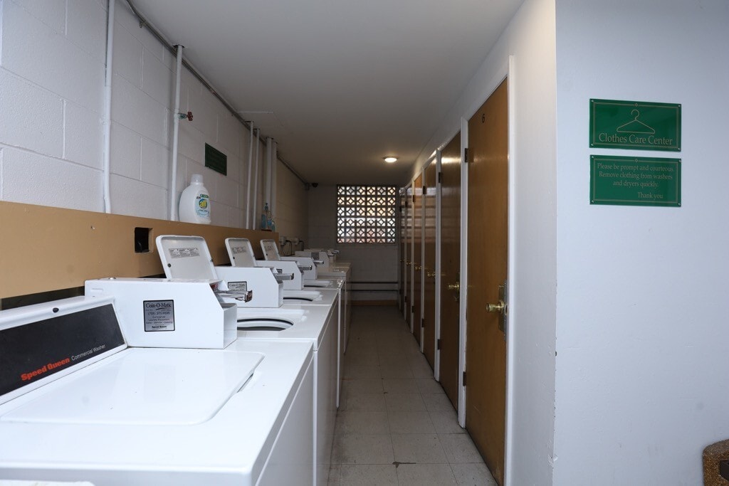 Building Photo - 520 Aldine