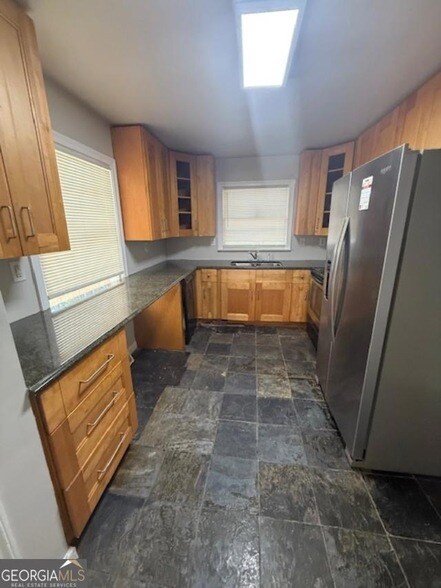 Building Photo - 2439 Plantation Dr