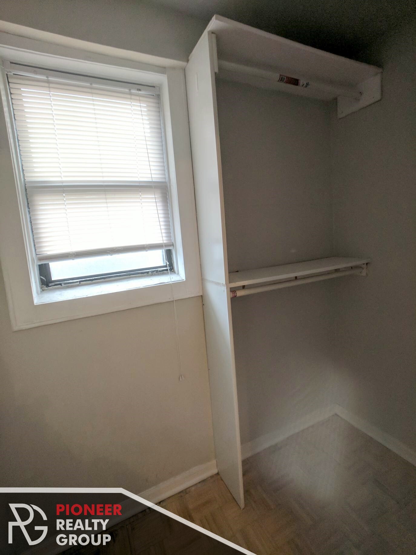 Building Photo - 739 W Belmont Ave