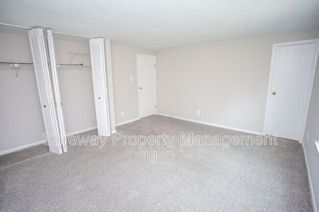 Building Photo - 57 Lady Diana Cir