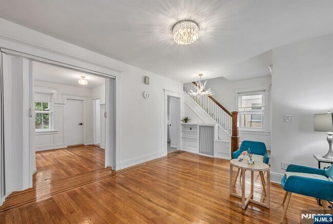 Building Photo - 133 Highwood Ave