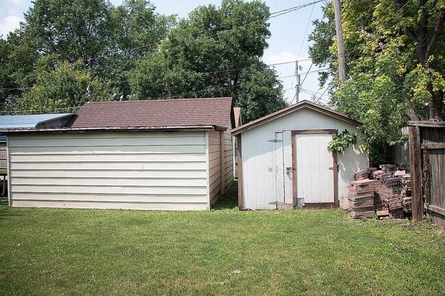 Building Photo - 2200 7th Ave