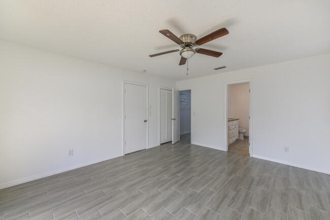 Building Photo - 1168 SE Clifton Ln