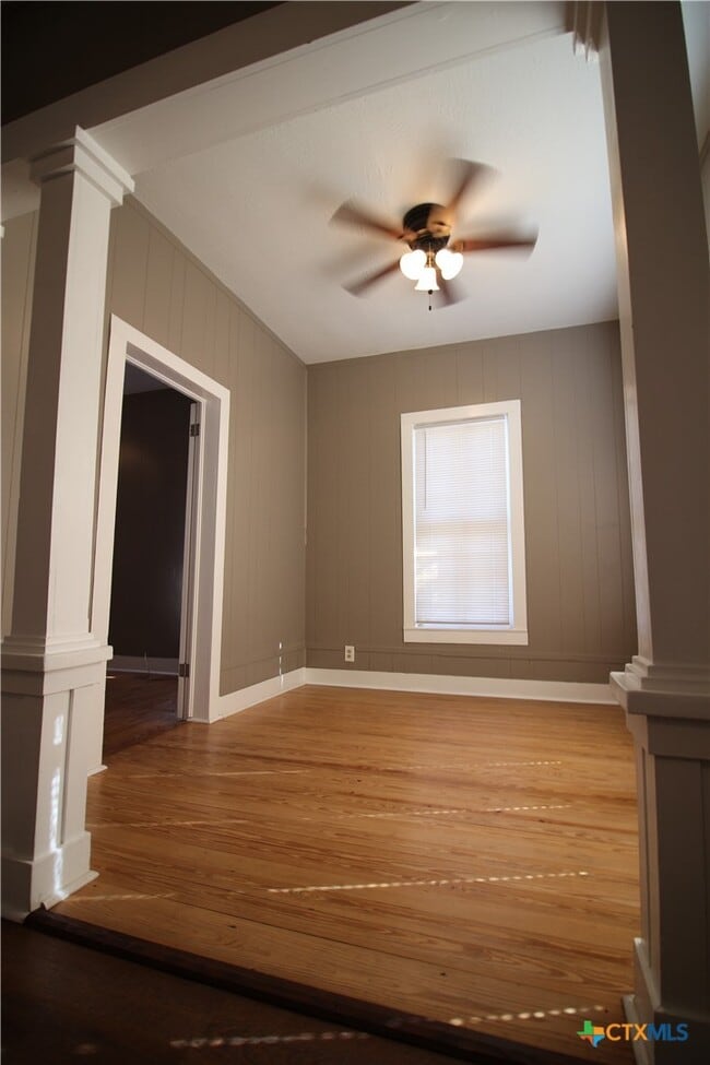 Building Photo - 516 E Mountain St