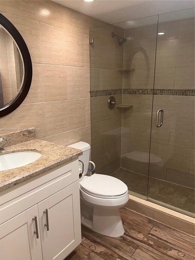 Building Photo - 400 N Riverside Dr