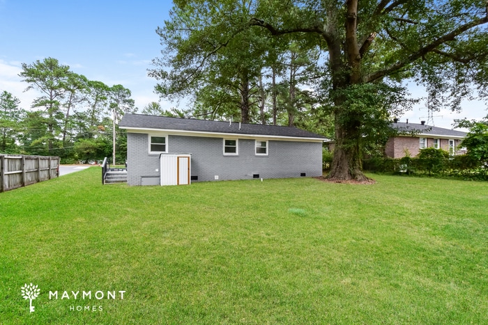 Building Photo - 533 Dawn Dr