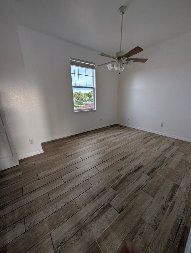 Building Photo - Charming 2BR Duplex in North Port