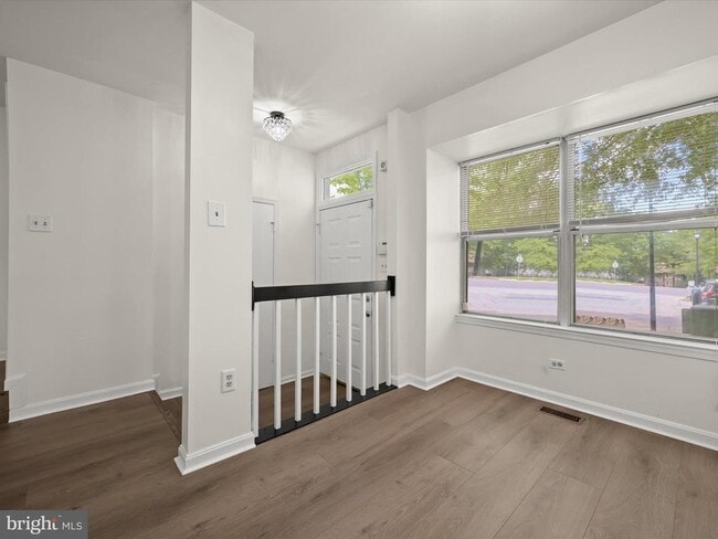 Building Photo - 9537 Clocktower Ln