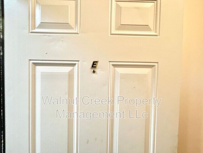 Building Photo - 4461 Oberlin Ave