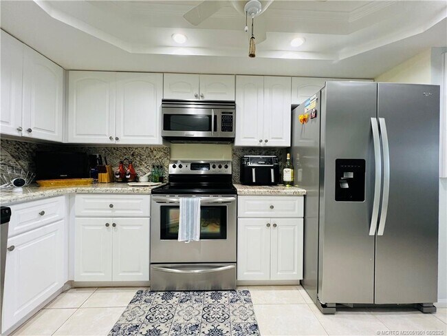 Building Photo - 9500 S Ocean Dr