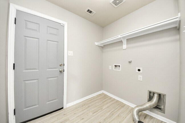 Building Photo - 7515 Morgan Ranch Tr