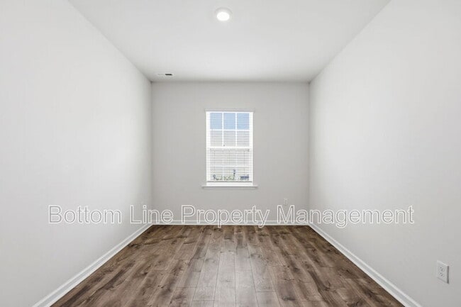 Building Photo - 413 Tucana St