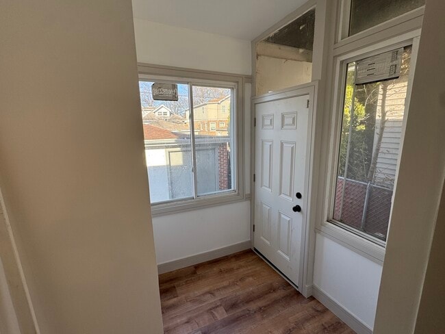 Building Photo - 7812 S Paxton Ave