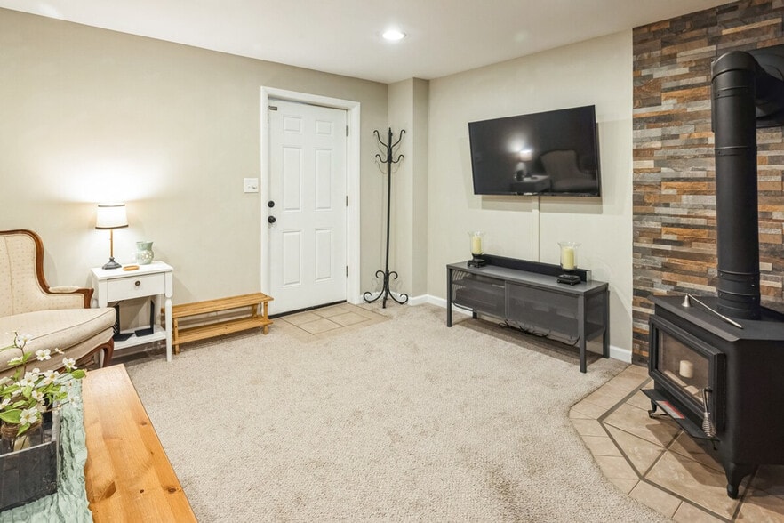 Building Photo - 3530 Oscars Rd