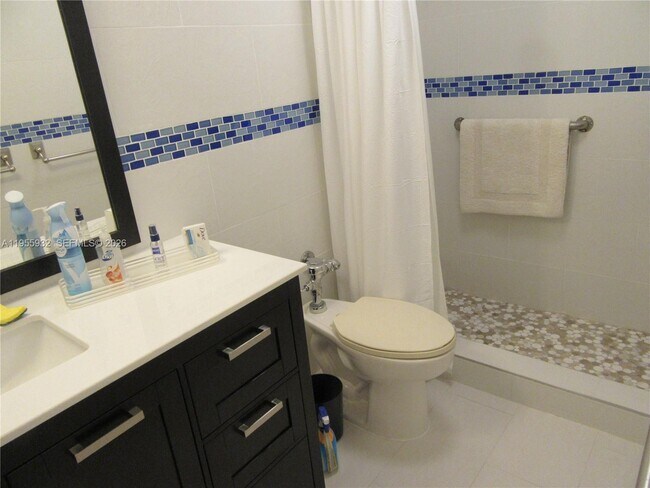 Building Photo - 3301 NE 5th Ave