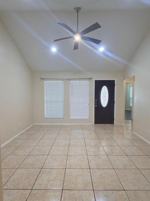 Building Photo - 1724 Wilcox Dr