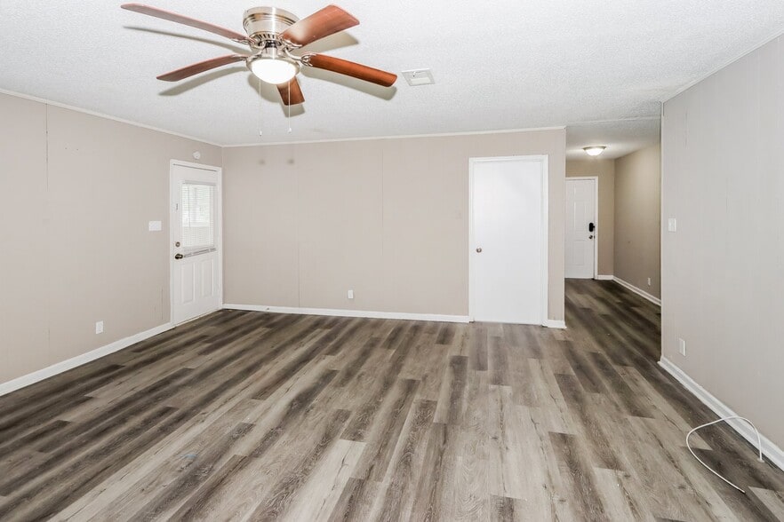 Building Photo - 5517 Janeru Cir