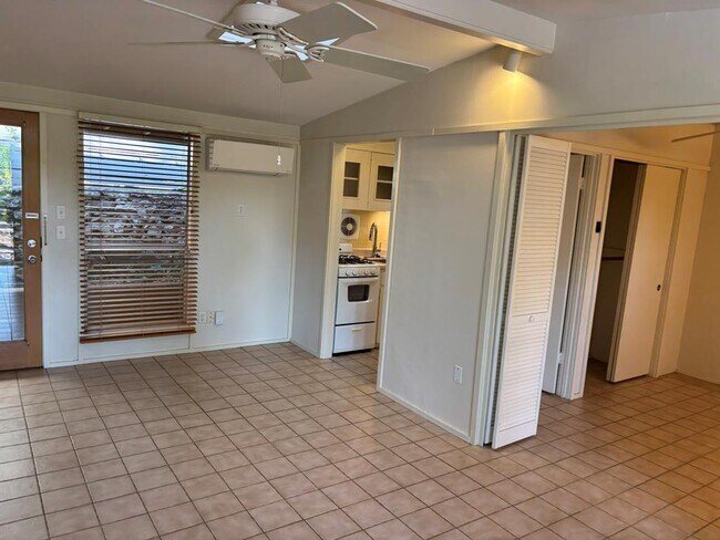 Building Photo - 1714 Summit View Pl