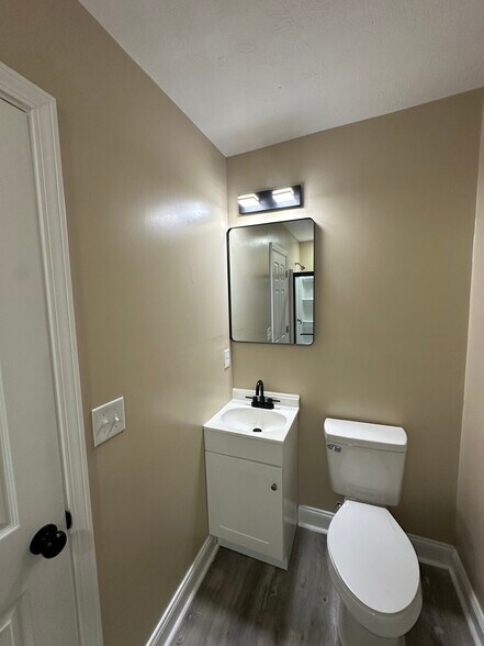 Building Photo - 3149 Ruckle St