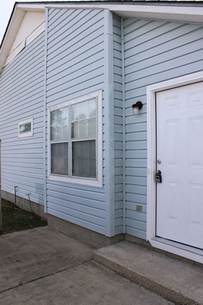 Building Photo - Charming & Cozy 2-Bedroom in the Heart of Havelock
