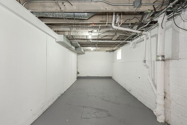 Building Photo - 2 Bedroom 1 bath Single Family Home