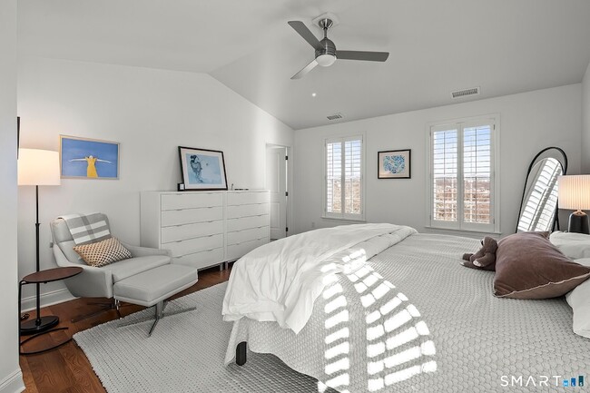 Building Photo - 35 Moorland Dr