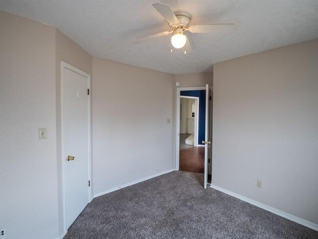 Building Photo - 3201 Creekwood Ct