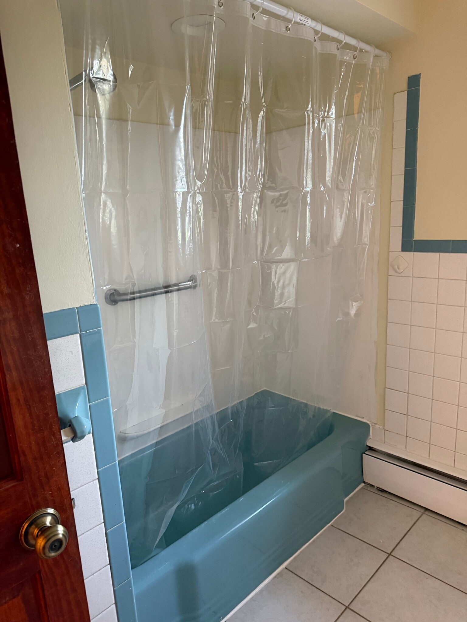 Building Photo - 625 E Queen St