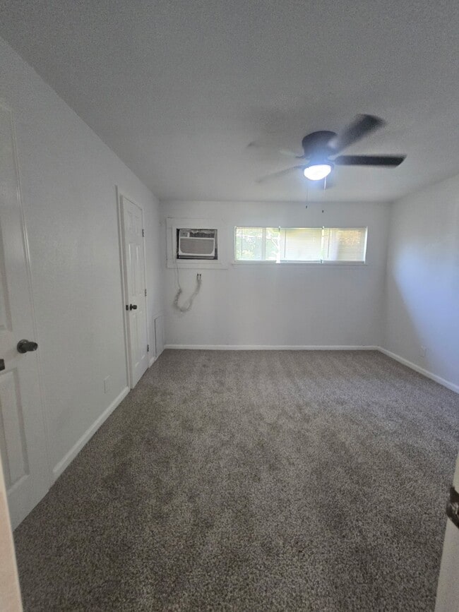 Building Photo - 2518 Lidstone St