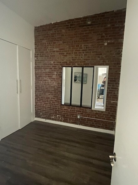 Building Photo - 139 Newark Ave