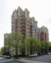 Building Photo - Riverbend