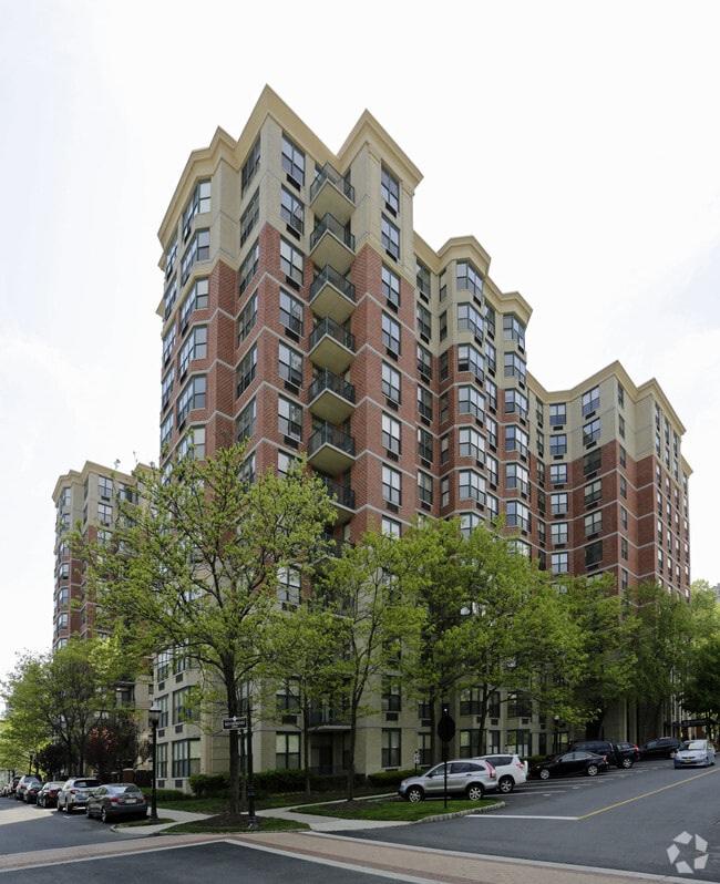 Building Photo - Riverbend